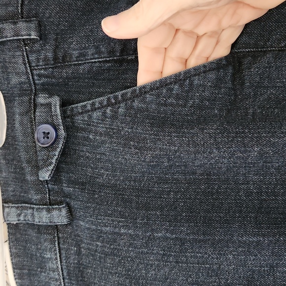 Dockers, Women's, Sz14 med favorite fit, 1 pocket in Front, 2 in Back - Picture 3 of 11